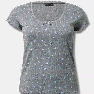 torrid Gray Short Sleeve Scoop Neck Top with Light Blue Floral - Size 1 (1X)
